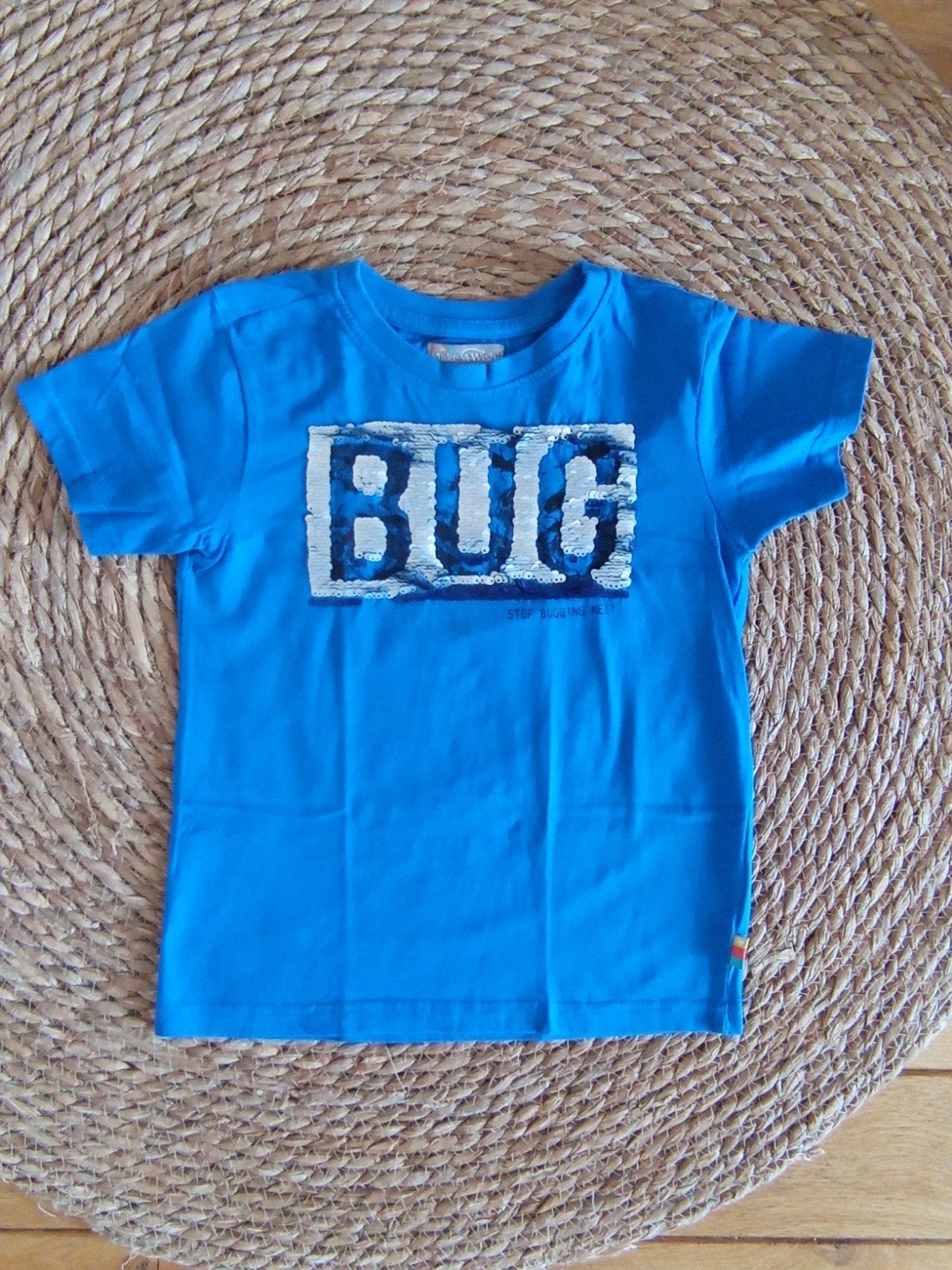Blauw t-shirt maat 122 met zilveren pailletten 'BUG', Ophalen of Verzenden, Gebruikt, Jongen, Shirt of Longsleeve