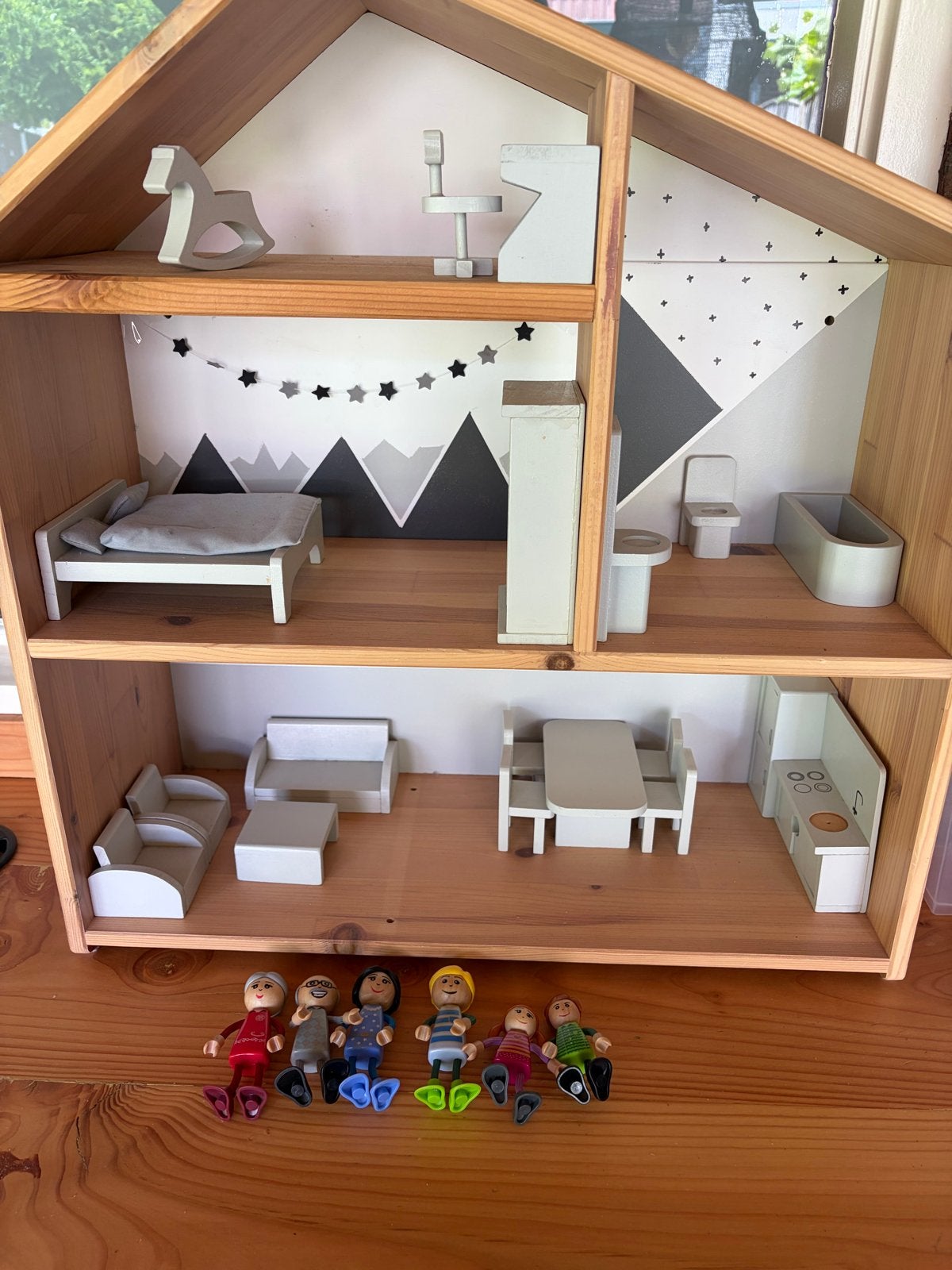 Poppenhuis IKEA met meubels (Petit Amelie) en poppetjes, Ophalen, Zo goed als nieuw, Poppenhuis