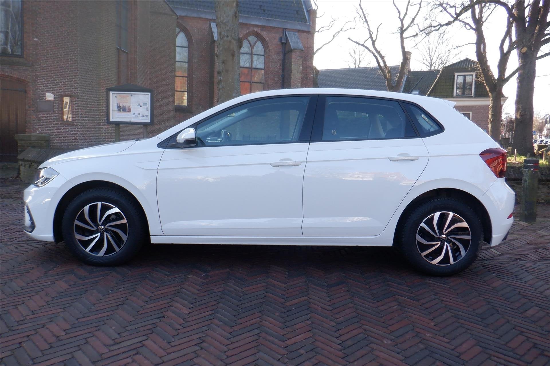 VOLKSWAGEN Polo 1.0 TSI 95pk Life PDC voor en achter -CARPLA, Auto's, 12 maanden, Stof, Gebruikt, Origineel Nederlands