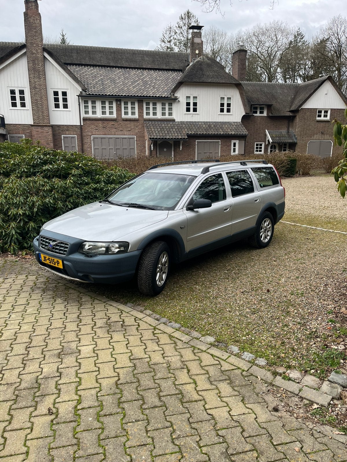 Volvo XC70 2.4 D5 AWD Geartronic 2004 Grijs, Automaat, 1800 kg, 197 €/maand, 1714 kg