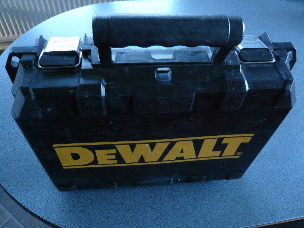 Elu /de walt accuboormachine 12volt met lader, Ophalen, Gebruikt, Minder dan 400 watt, Boormachine