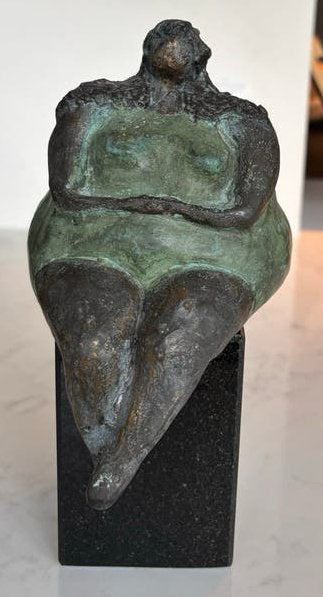 Bronzen beeldje op marmeren sokkel., Minder dan 20 cm, Ophalen of Verzenden, Beeld, Bruin