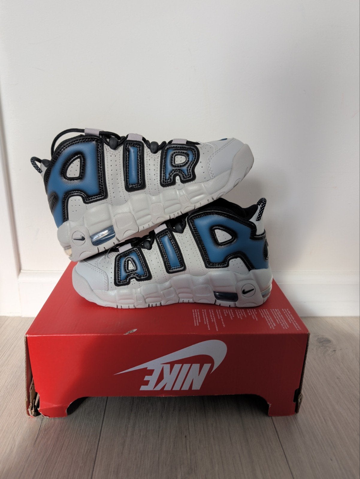 Nieuwe Nike Air Uptempo sneakers maat 35,5, Ophalen, Nieuw, Nike, Jongen of Meisje