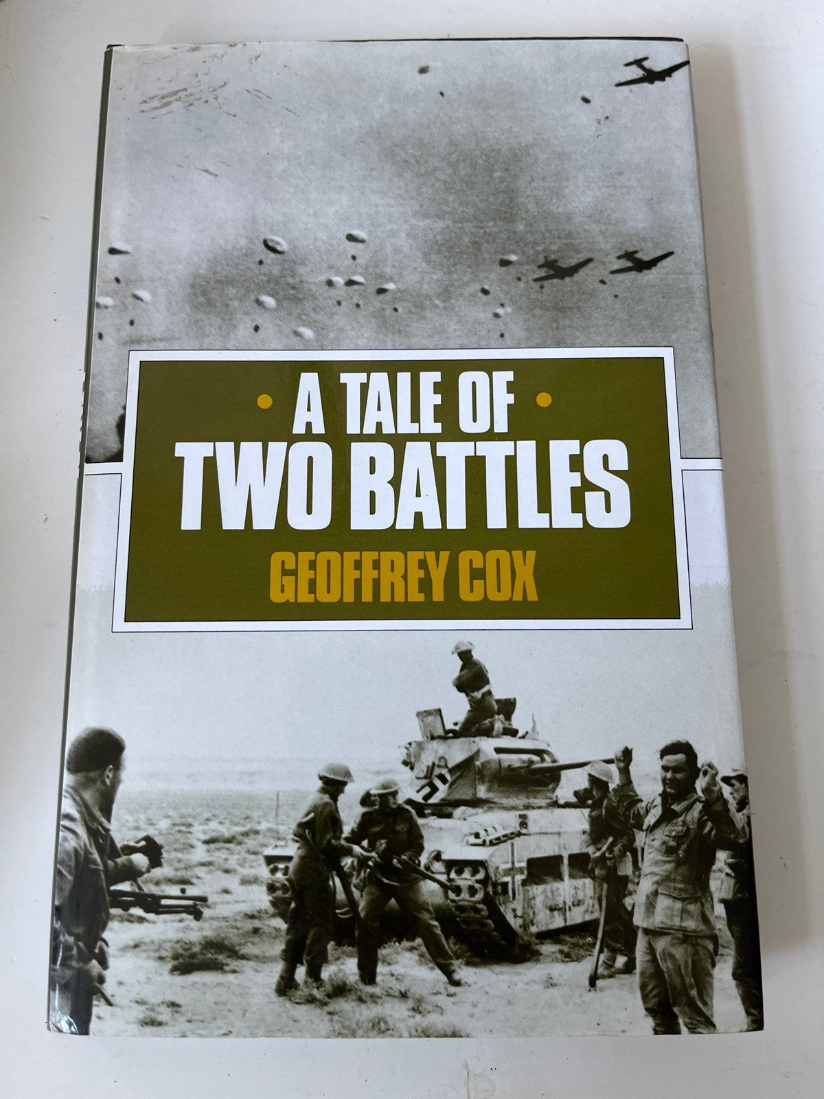 A Tale of Two Battles - Geoffrey Cox (WOII), Ophalen of Verzenden, Tweede Wereldoorlog, Zo goed als nieuw, Algemeen