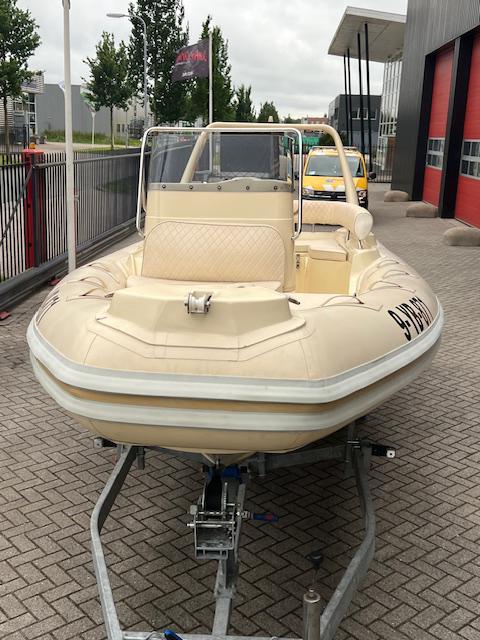 RIB Sportis MC-6800 met 150 PK Tohatsu outboard, Watersport en Boten, Ophalen, Zo goed als nieuw, Benzine, Overige materialen
