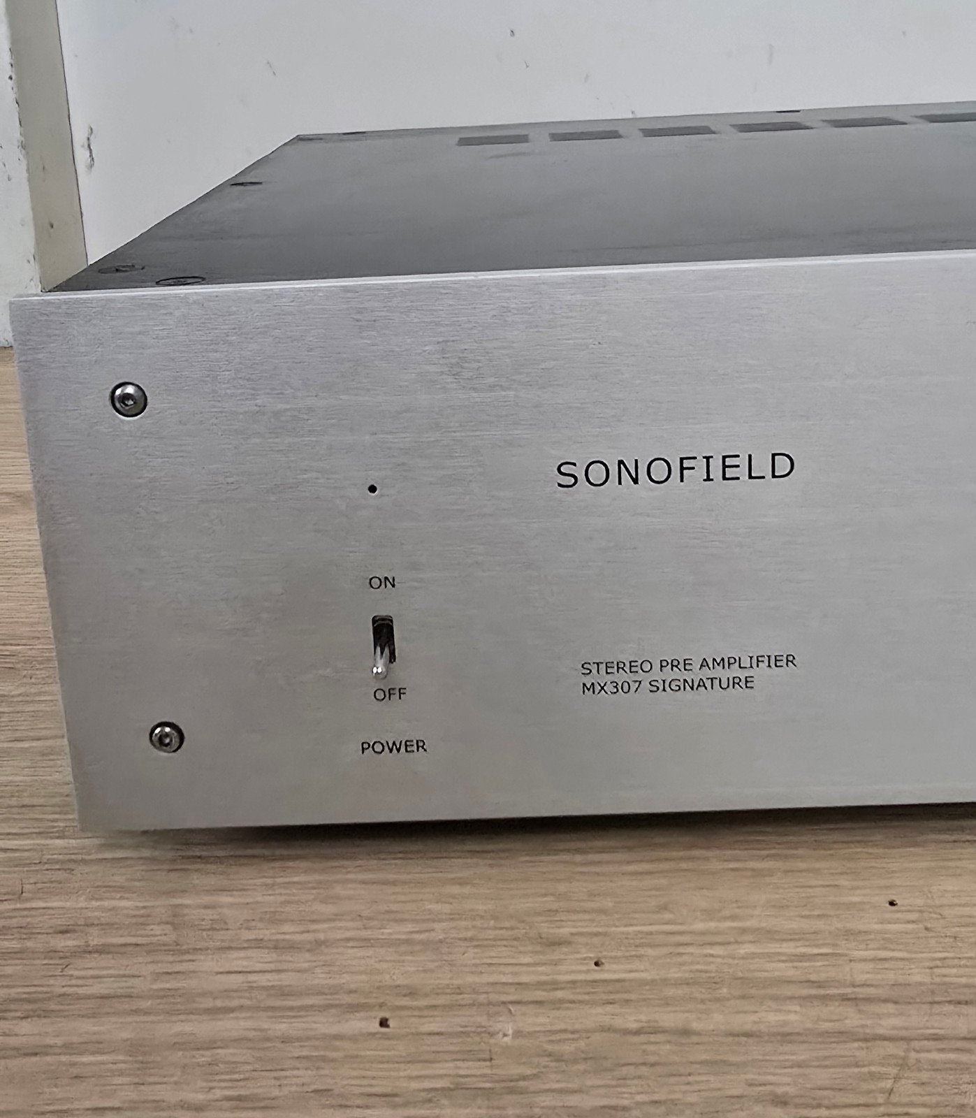 Sonofield

 MX307 Signature buizen voorversterker 🇨🇦, Audio, Tv en Foto, Versterkers en Receivers, Ophalen of Verzenden