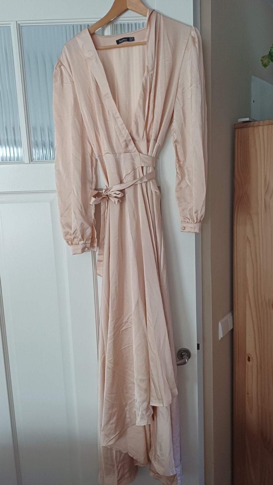 Boohoo Roze Satijnen Maxi Jurk Maat 40, Maat 38/40 (M), Boohoo, Ophalen of Verzenden, Zo goed als nieuw