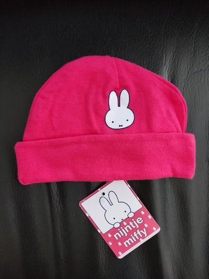 Nieuw met kaartje Nijntje ( Miffy ) baby mutsje met opdruk, Maat 50, Meisje, Ophalen of Verzenden, Muts