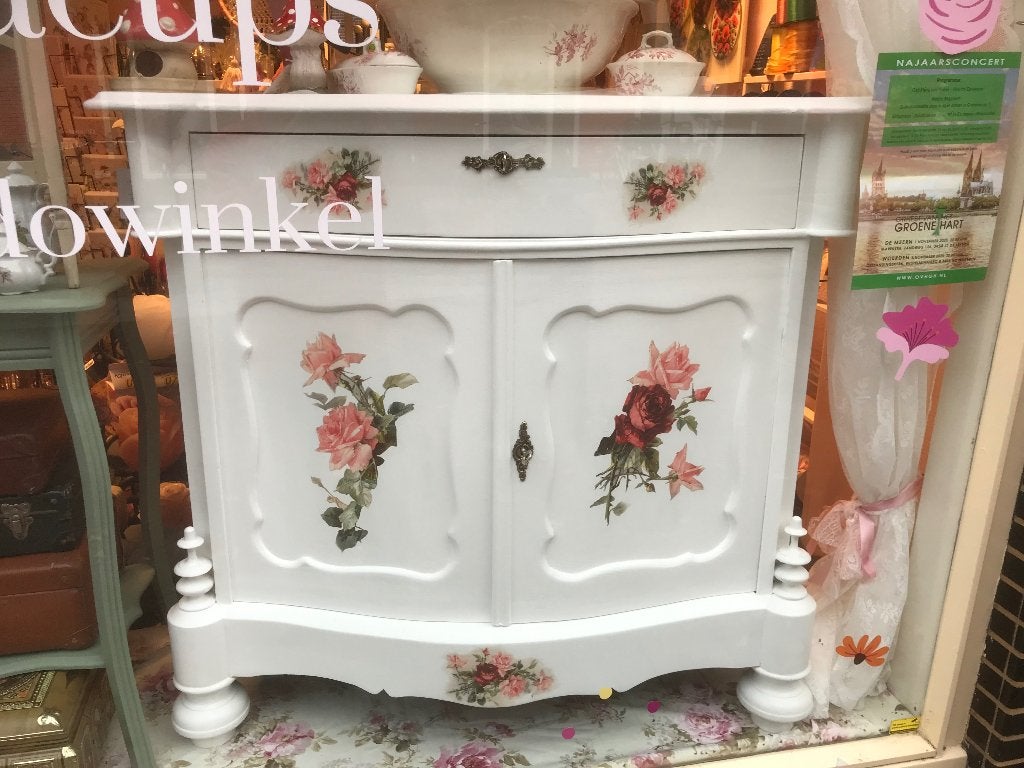Brocante dressoir wit, Huis en Inrichting, Ophalen, Gebruikt, Brocante, wit geschilderd en gedecoreerd, 25 tot 50 cm