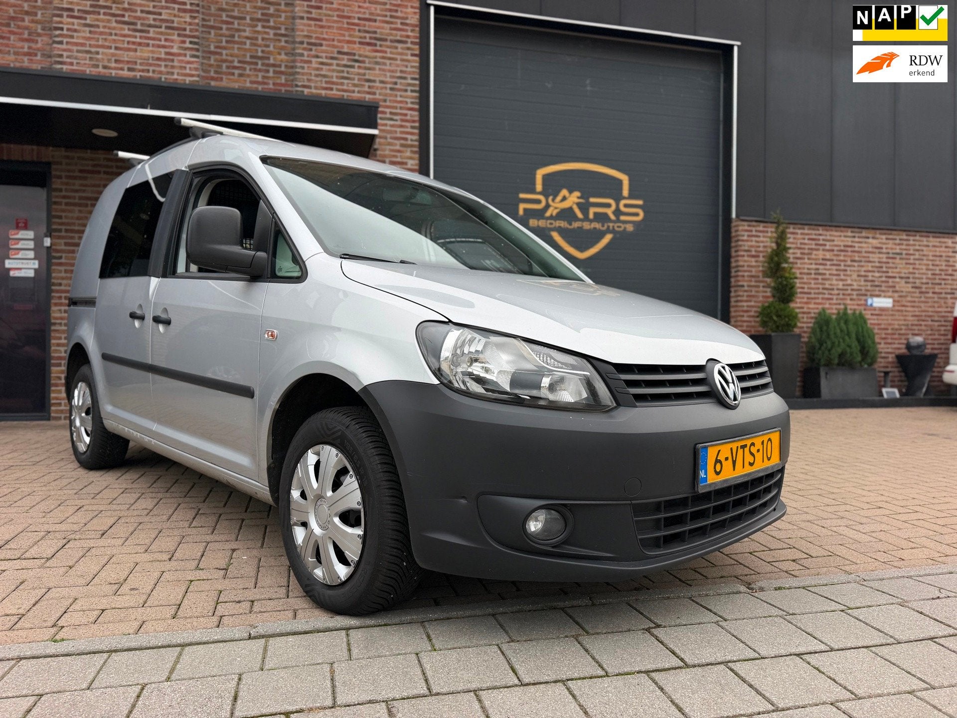 Volkswagen Caddy 1.6 TDI Airco Elk.Ramen Cruise Controle Tre, Auto's, Voorwielaandrijving, Stof, Gebruikt, Zwart