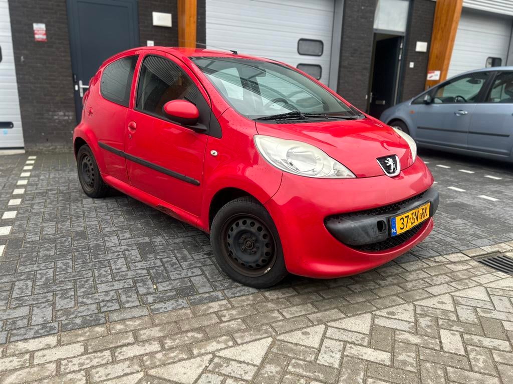 Peugeot 107 1.0 12V 5DR 2008 Rood, Auto's, Voorwielaandrijving, 4 stoelen, 68 pk, Origineel Nederlands