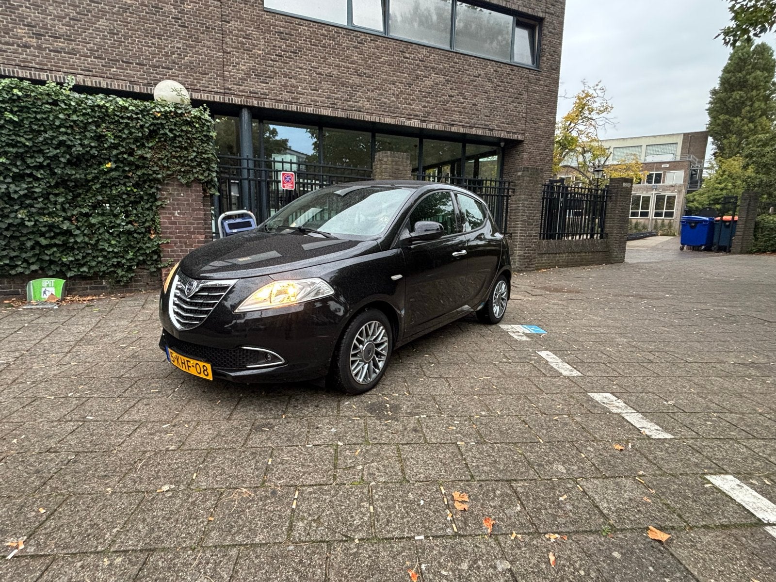 Lancia Ypsilon 0.9 Twinair 85PK Start&stop 2013 Zwart, Auto's, Voorwielaandrijving, Zwart, Origineel Nederlands, 24 km/l