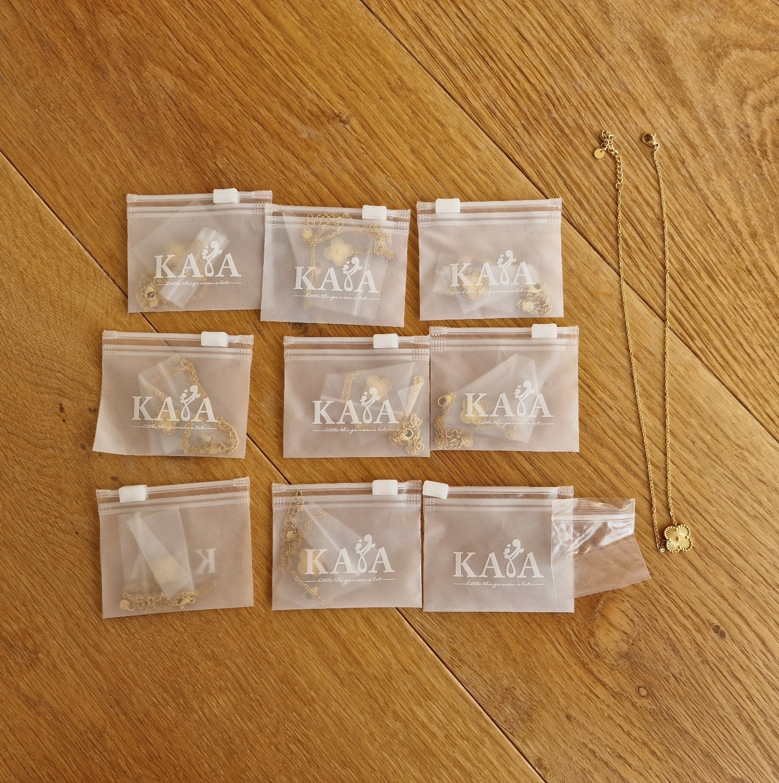 Nieuw! Kaya klaver ketting premium stainless steel. Goud., Ophalen of Verzenden, Nieuw, Goud, Goud