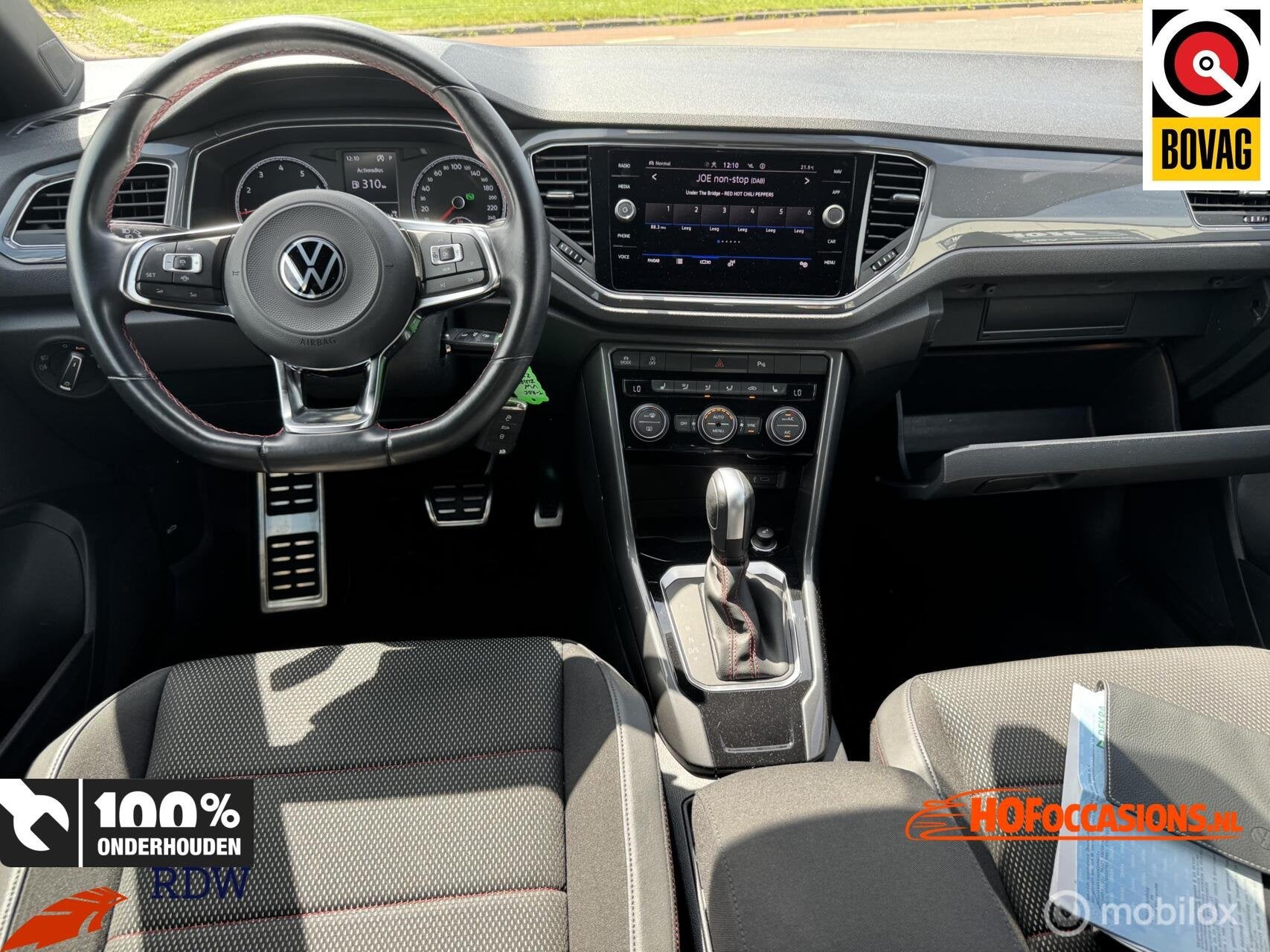 Volkswagen T-Roc 1.5 TSI SPORT CARPLAY/STOELVERW/AUTOMAAT, Auto's, Volkswagen, 4 cilinders, Automatische klimaatregeling, Zwart