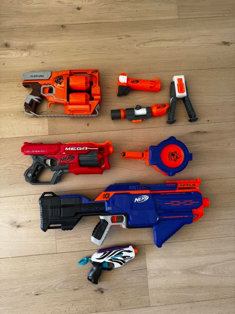 Set nerf geweren en accessoires, Ophalen of Verzenden, Gebruikt
