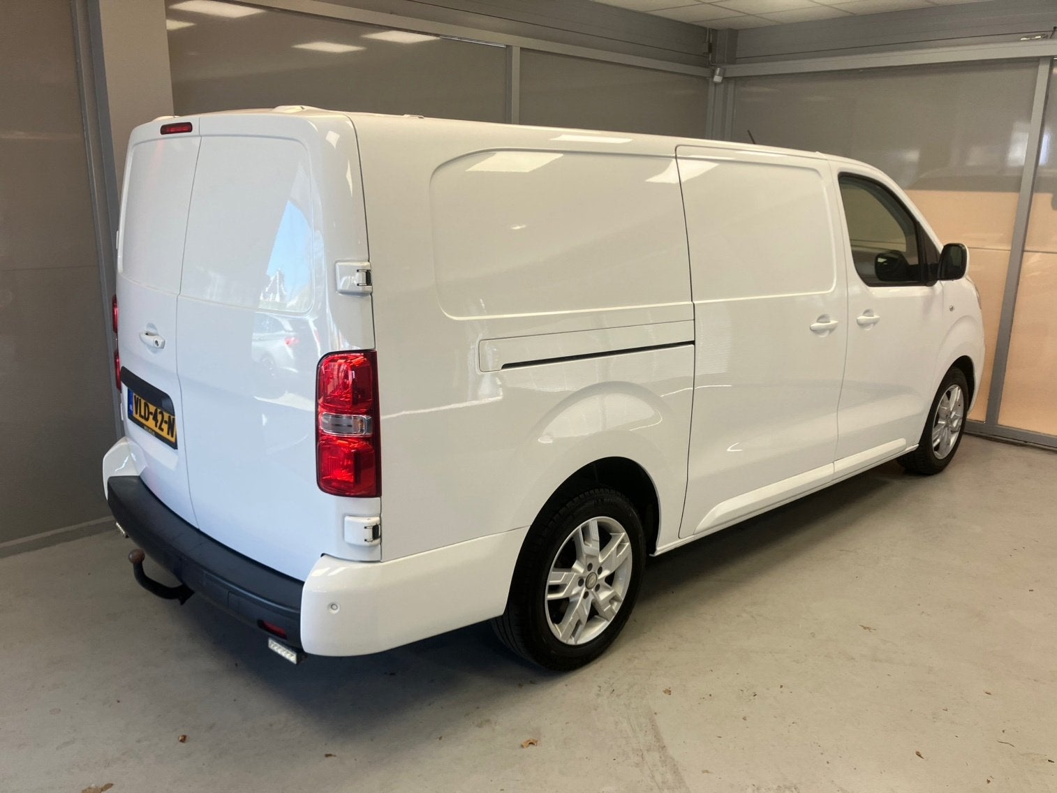 Opel Vivaro L3H1 Innovation 2.0 CDTI Automaat | Camera | Nav, Auto's, Gebruikt, 4 cilinders, Leder en Stof, Bedrijf