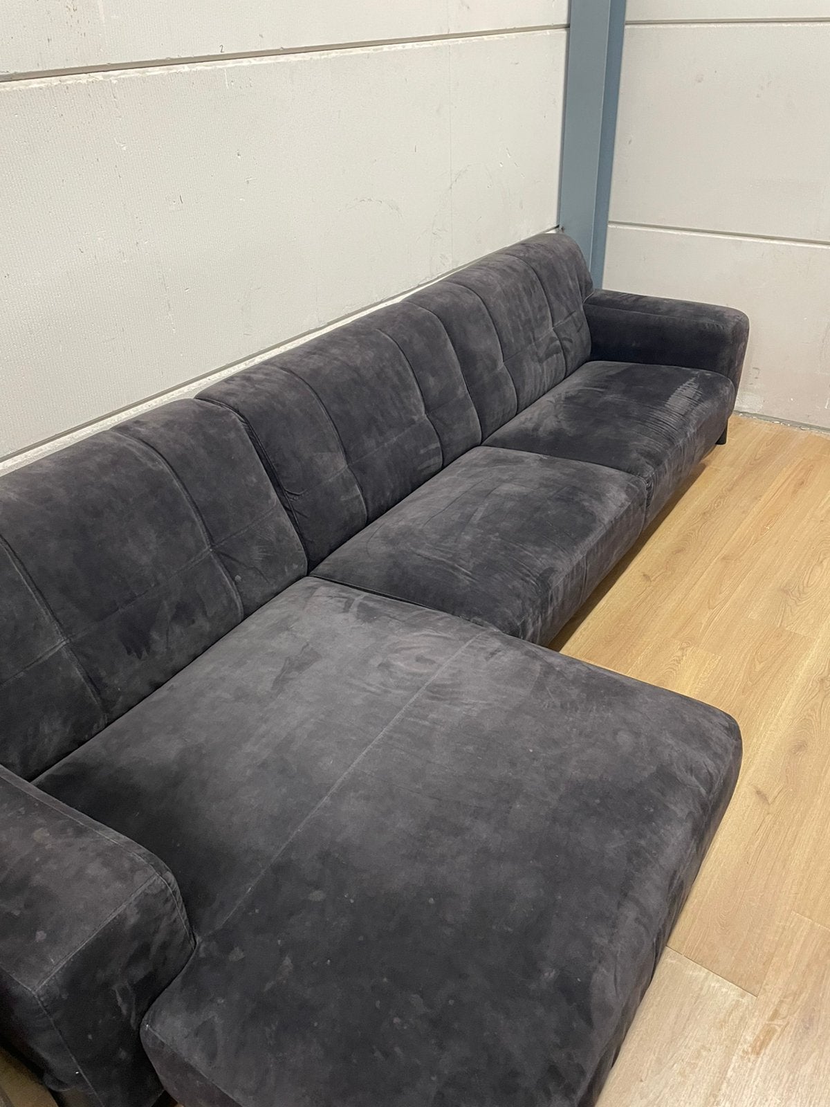 Mooie luxe suede velvet velours zwarte hoekbank - GEREINIGD!, Ophalen, Luxe, Hoekbank, 300 cm of meer