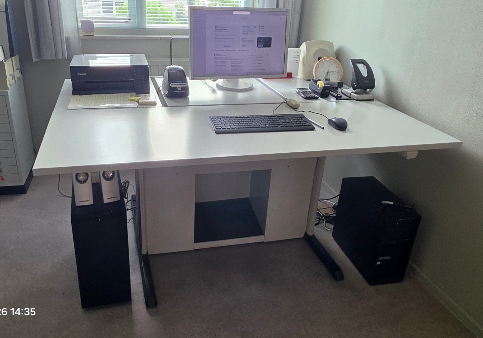 Computertafel, Ophalen, Gebruikt, Spaanplaat of MDF, Kabelgoot