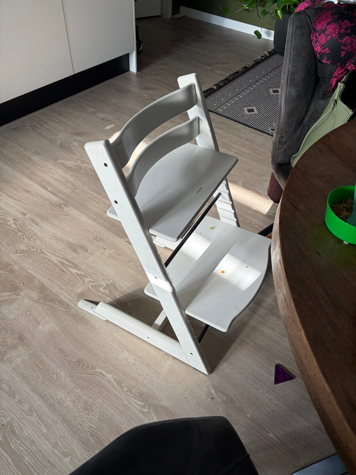Witte Stokke Tripp Trapp stoel - Gebruikt maar goed, Kinderen en Baby's, Kinderstoelen, Ophalen, Gebruikt, Aanschuifbaar, Meegroeistoel