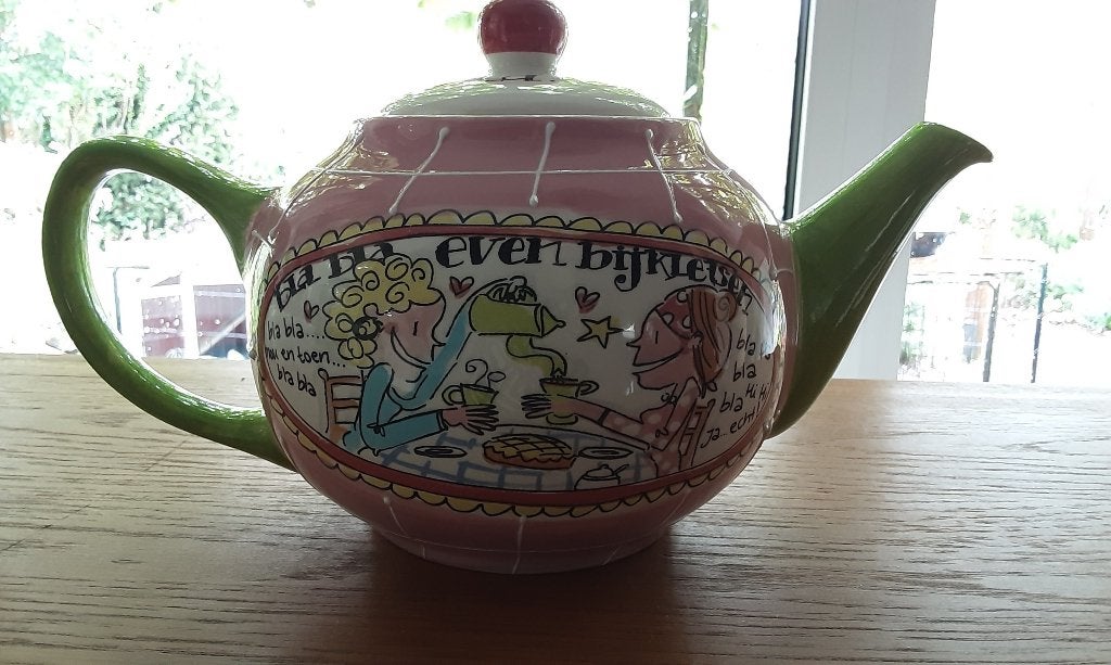 Theepot Blond Amsterdam "Lekker bijpraten", in nette staat, Ophalen of Verzenden, Zo goed als nieuw, Theepot, Aardewerk