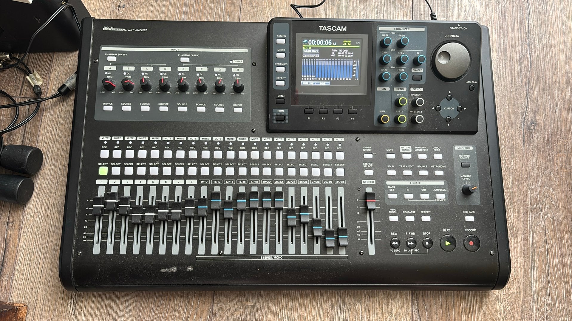 Tascam DP-32SD Portastudio | mobiele recorder, Ophalen of Verzenden, Zo goed als nieuw, 5 tot 10 kanalen, Microfooningang