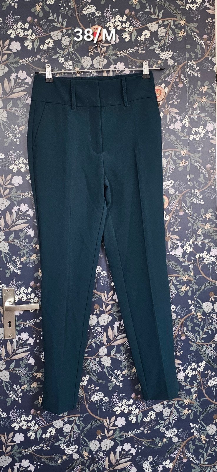Donkergroene pantalon maat M guess by Marciano, Maat 38/40 (M), Nieuw, Ophalen of Verzenden, Onbekend