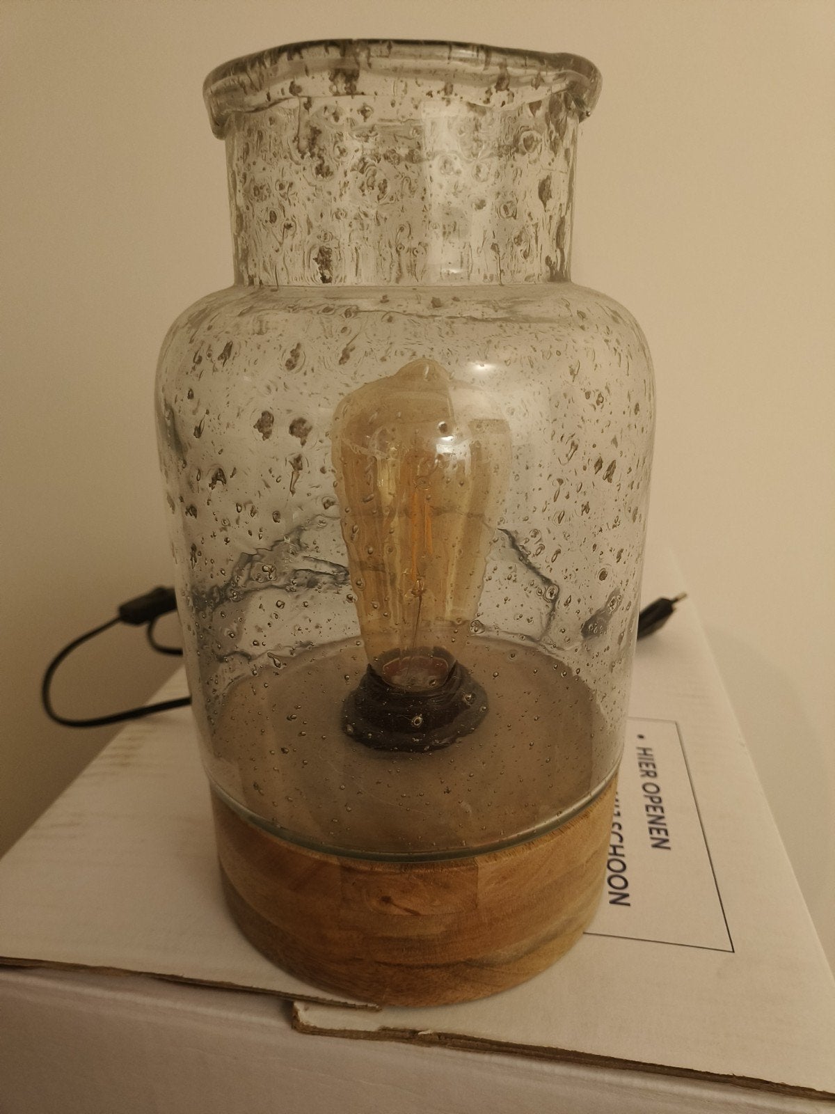 Glazen tafellamp met houten voet en Edison gloeilamp, Overige merken, E27 (groot), Zo goed als nieuw, Glas