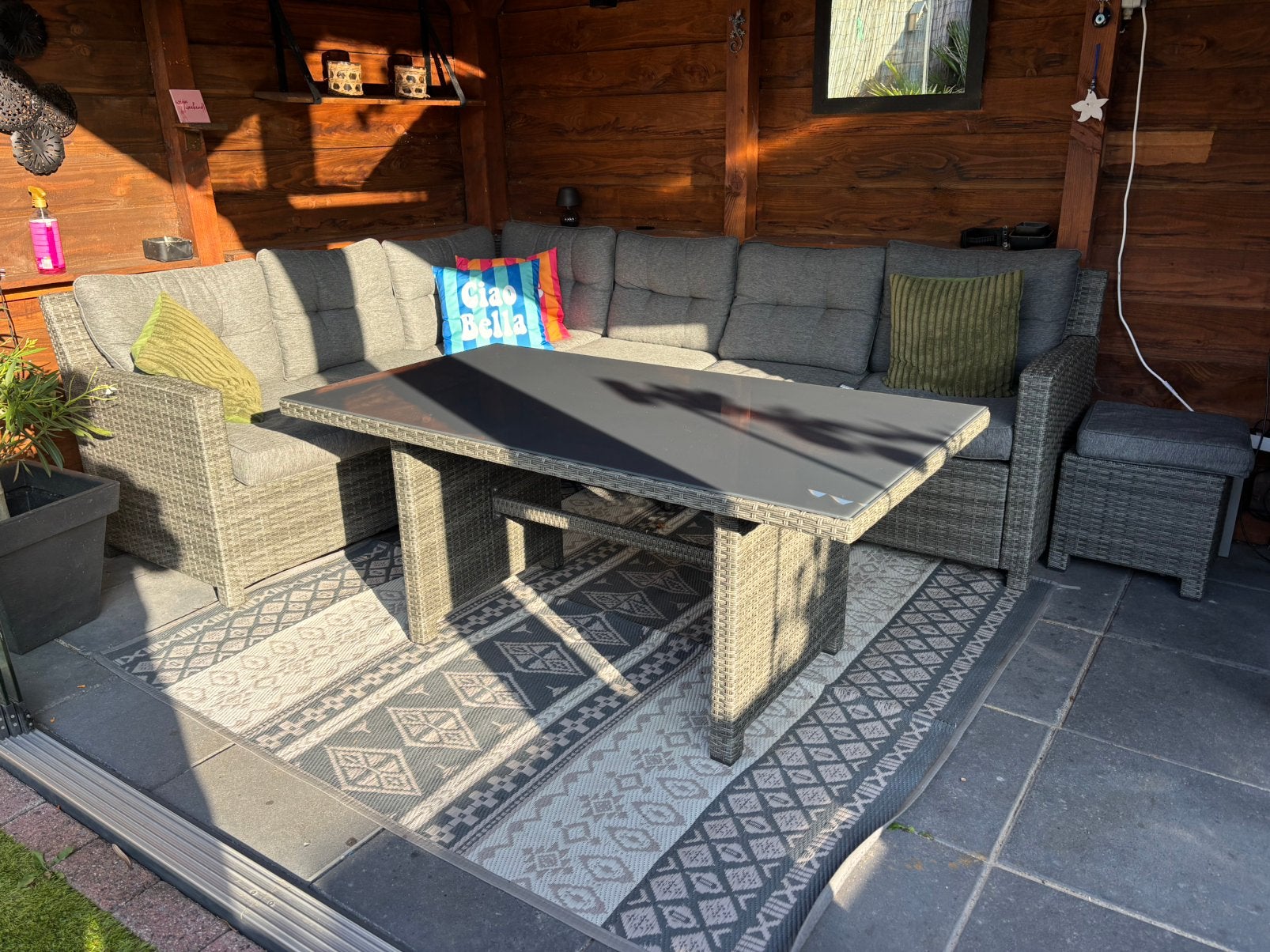 Eettafel buiten met glasplaat, Ophalen, Zo goed als nieuw, Eettafel