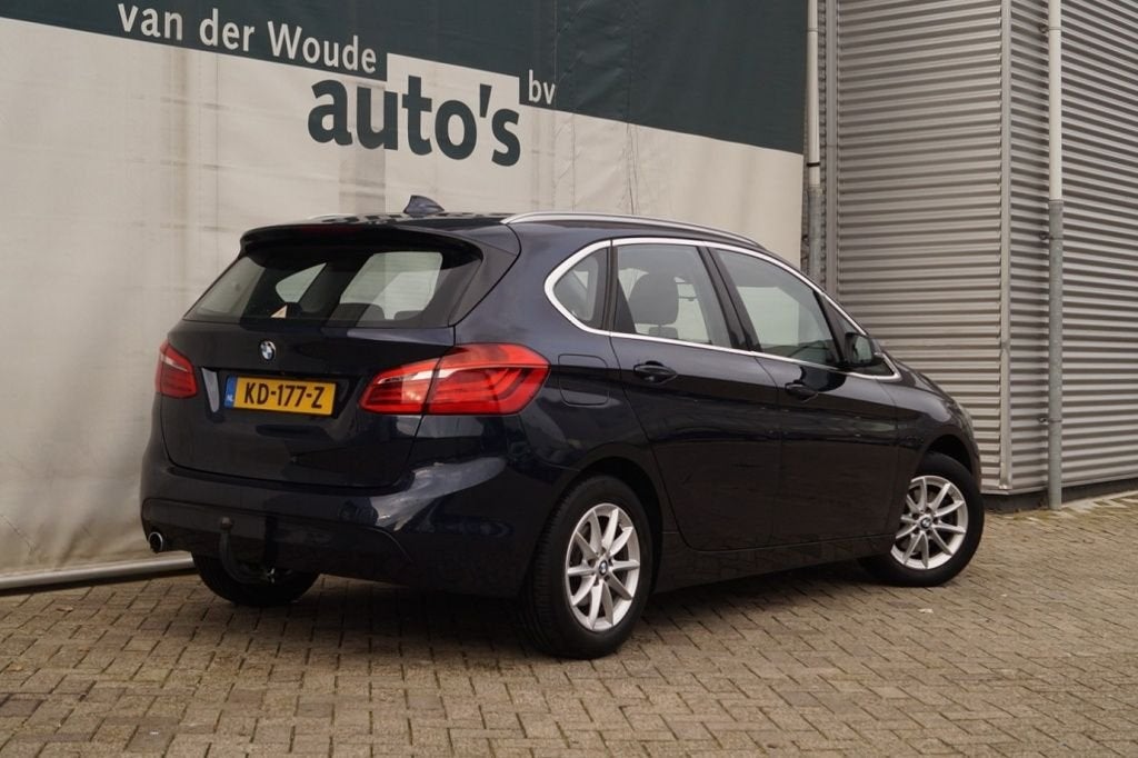 BMW 2 Serie 216d Active High Executive -LEER-LED-NAVI-ECC-, Auto's, Dealer onderhouden, Gebruikt, Blauw, 3 cilinders