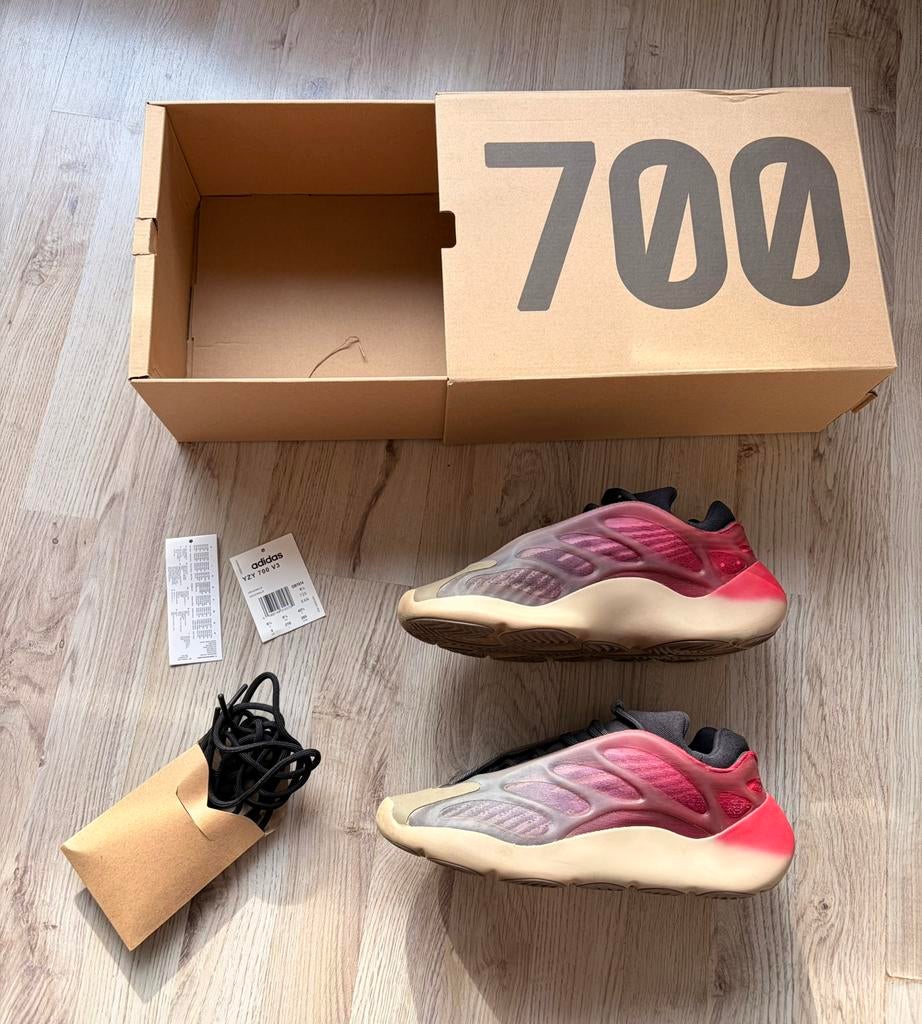 Originele yeezy 700 maat 42,2/3, Kleding | Heren, Schoenen, Ophalen of Verzenden, Zo goed als nieuw, Sneakers of Gympen