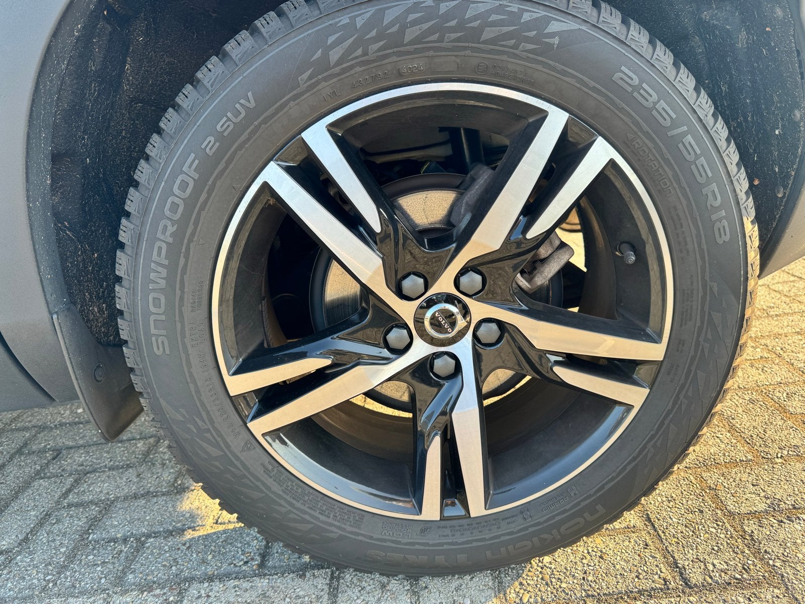 Volvo 18 inch velgen met Nokian Snowproof 2 SUV winterbanden, Ophalen, 18 inch, Gebruikt, Banden en Velgen