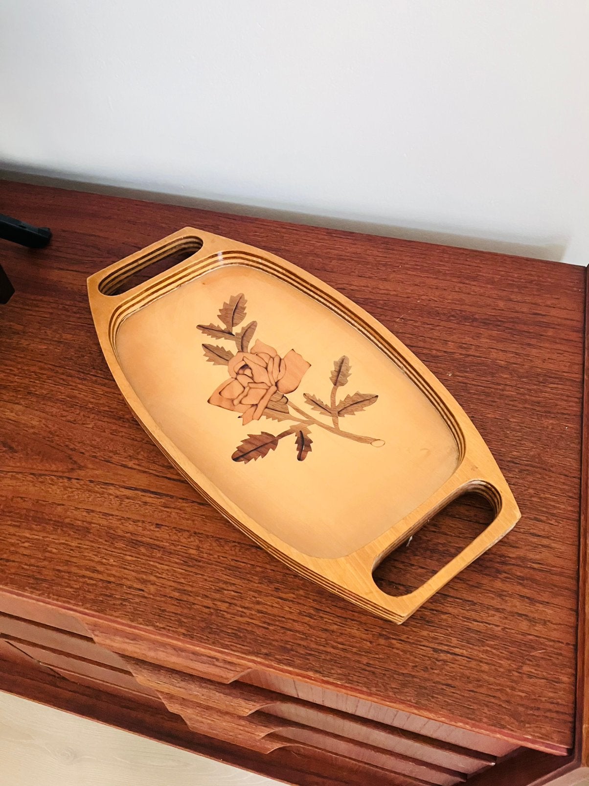 Vintage houten dienblad met rozen inlegwerk (Marquetterie), Huis en Inrichting, Ophalen of Verzenden, Gebruikt, Rechthoekig, Hout