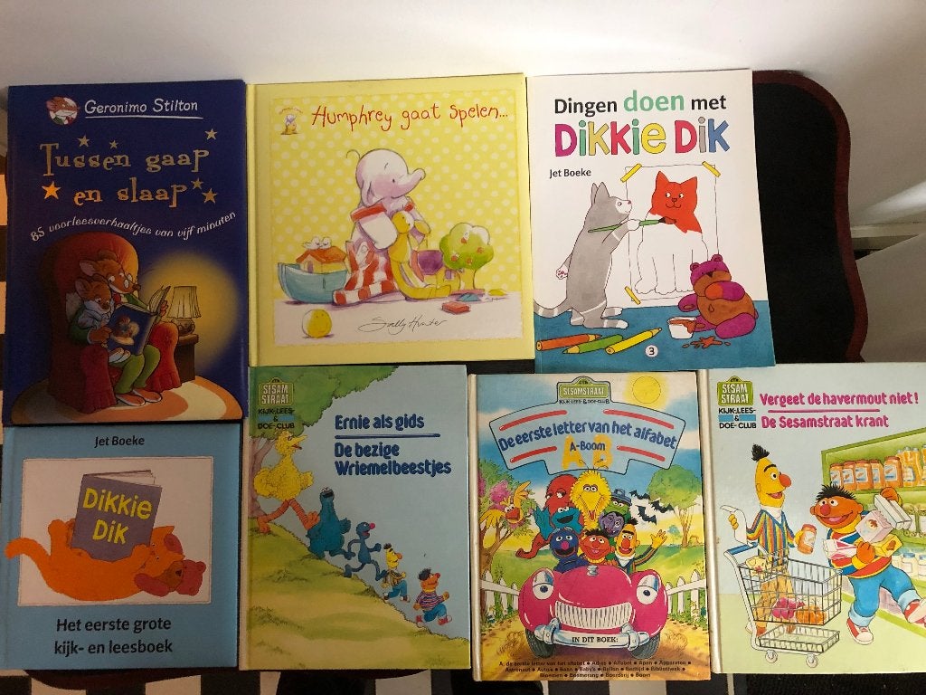 Set van 7 boeken Sesamstraat, Dikkie Dik, Geronimo Stilton, Boeken, Ophalen of Verzenden, Gelezen, Fictie algemeen