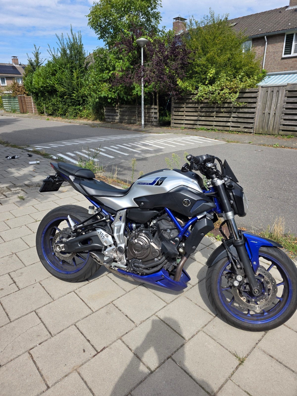 Yamaha MT-07 2016 A2 Akrapovic Racing-Lijn, Rosso 3 banden, Motoren, Motoren | Yamaha, 2 cilinders, Particulier, Minimaal motorrijbewijs A2