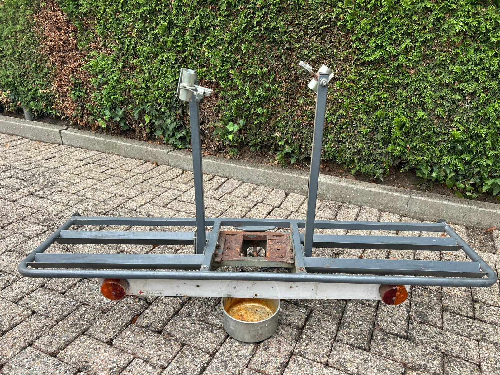 Degelijke fiets/ bagage drager, Ophalen, 2 fietsen, Gebruikt, Achterklepdrager