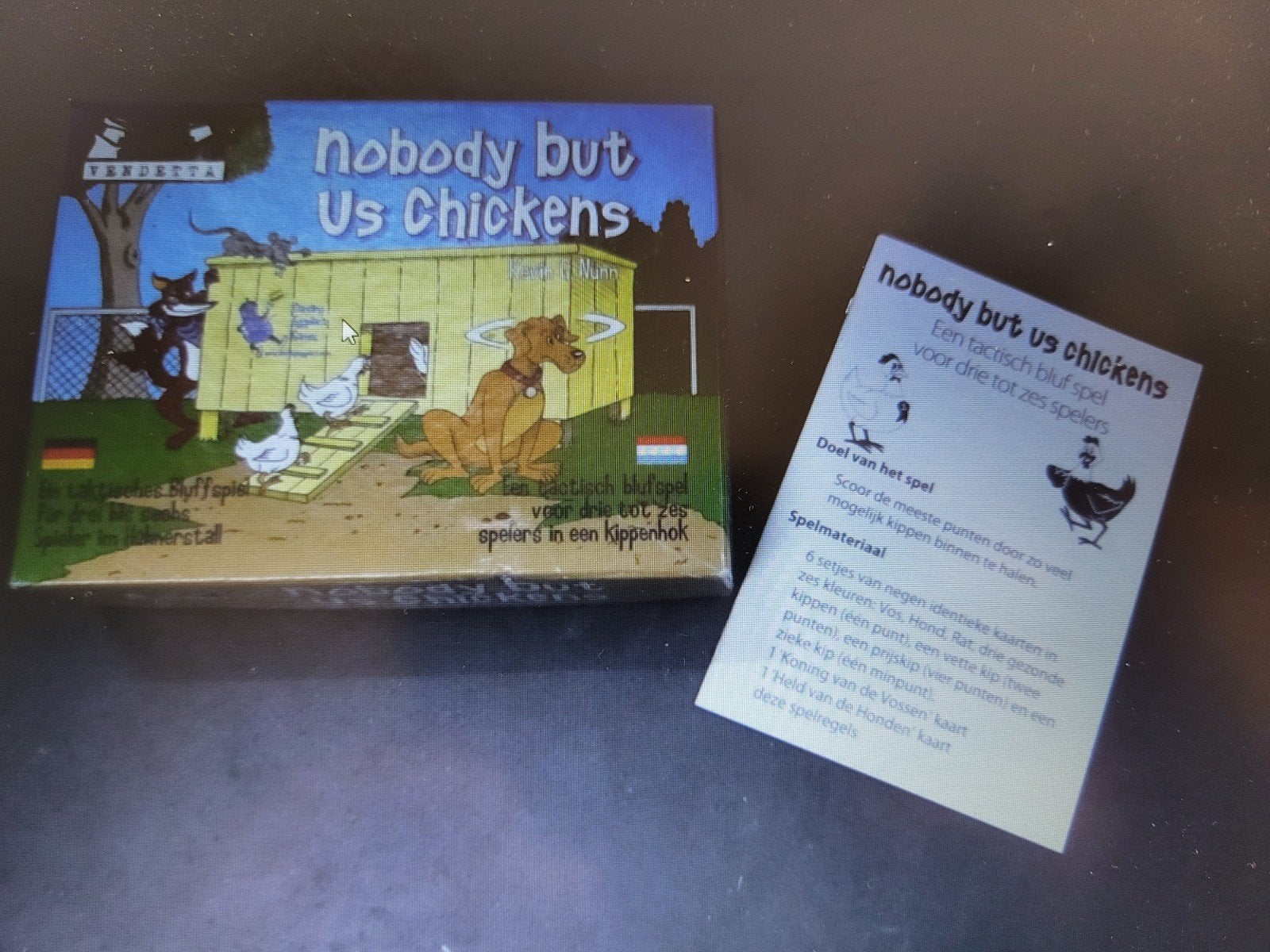 Nobody but Us Chickens - Tactisch blufspel, Vijf spelers of meer, Ophalen of Verzenden, Gebruikt, Vendetta