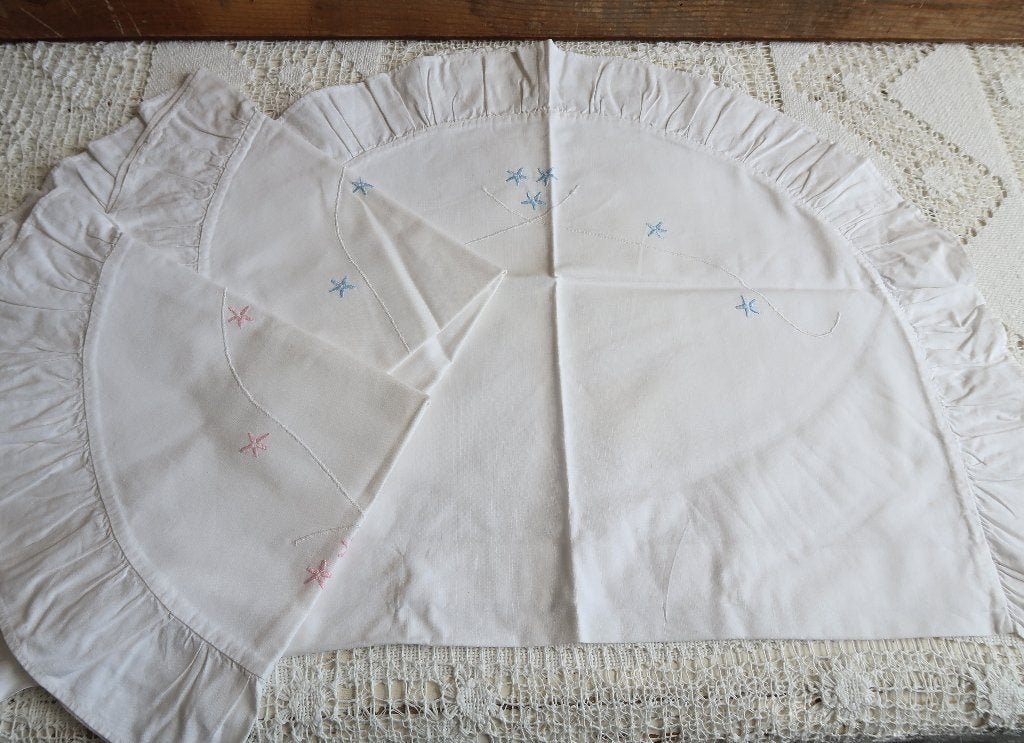 Set van 3 baby sloopjes met sterren borduursel jaren 60, Kinderen en Baby's, Babywiegjes en Ledikanten, Ophalen of Verzenden, Gebruikt