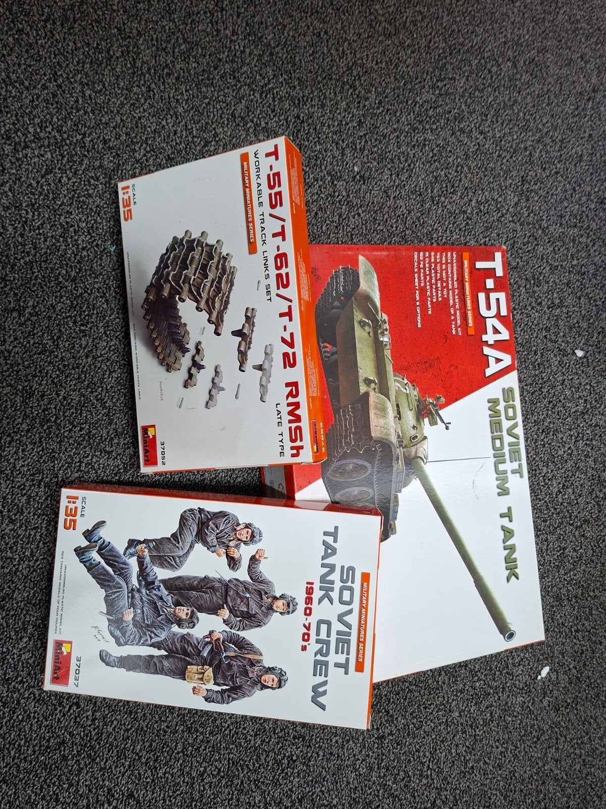 MiniArt T-54A Tank met Crew en Extra Tracks 1:35, Ophalen of Verzenden