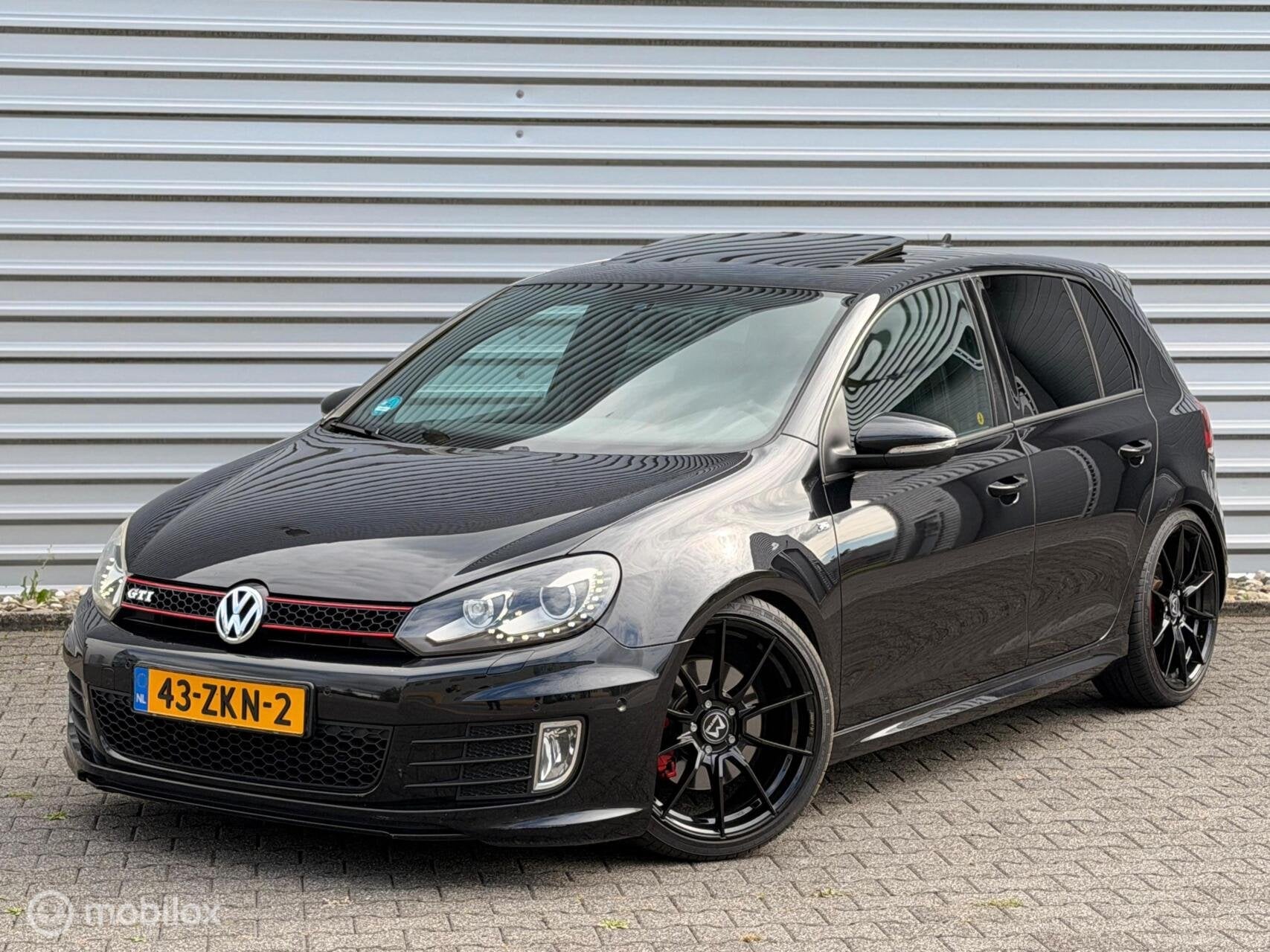 Volkswagen Golf 2.0 GTI DSG Edition 35 | Pano | DCC, Euro 5, Gebruikt, 4 cilinders, 1984 cc
