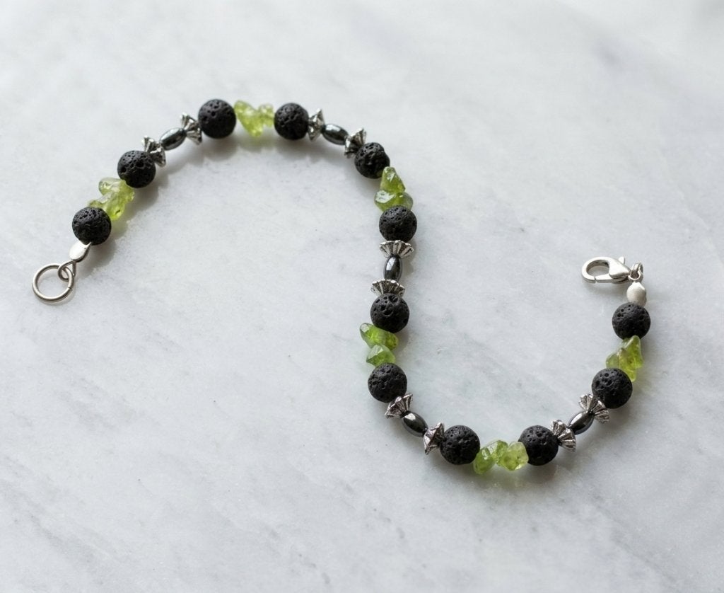 Kralenarmband zwarta lava en groene peridoot, Ophalen of Verzenden, Nieuw, Groen, Met bedels of kralen