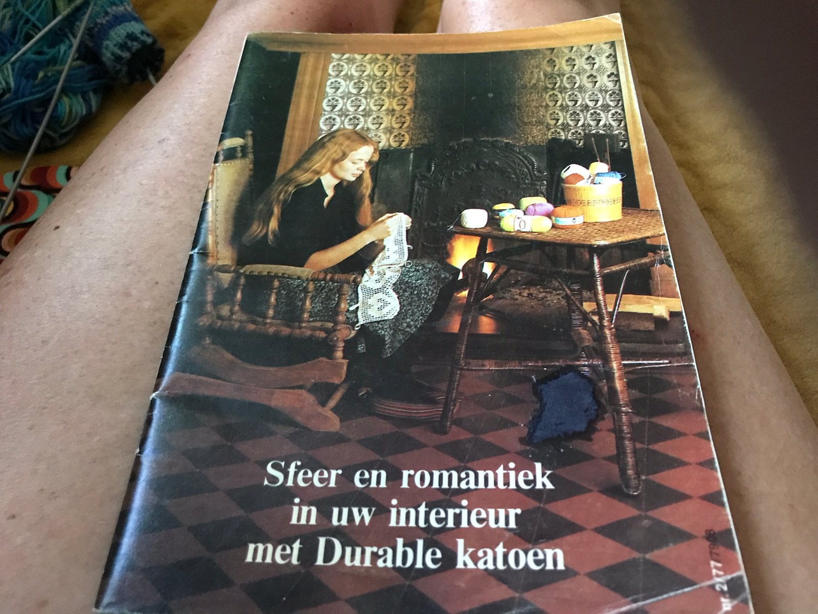Durable 2/77 , valletjes , sprei, kleedjes, randjes haken, Ophalen of Verzenden, Gebruikt, Haken, Patroon of Boek