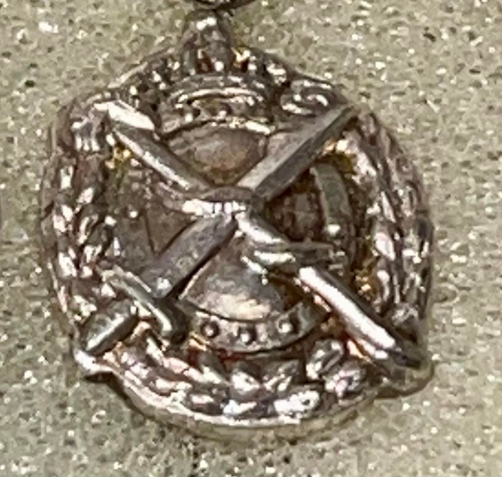 Oude militaire speld, Ophalen of Verzenden, Gebruikt, Overige onderwerpen, Speldje of Pin