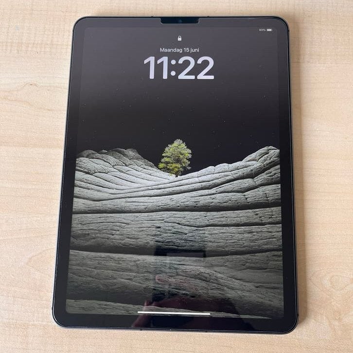 Apple iPad Air 5 (M1) 64GB WiFi + Cellular + Toetsenbordhoes, Computers en Software, Apple iPads, Zo goed als nieuw, Apple iPad Air