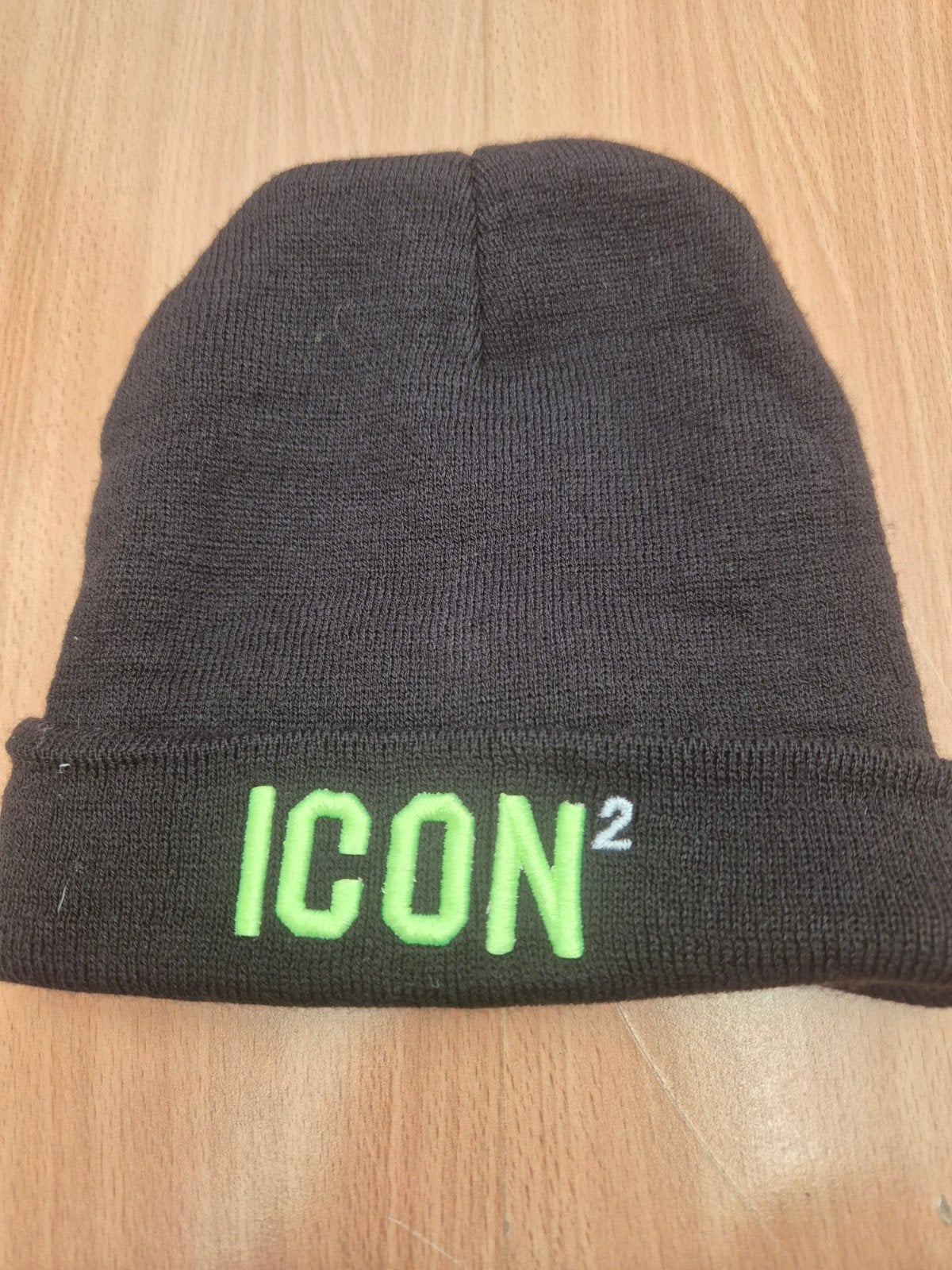 Zwarte ICON² muts met neon logo, Ophalen of Verzenden, Zo goed als nieuw, Jongen of Meisje