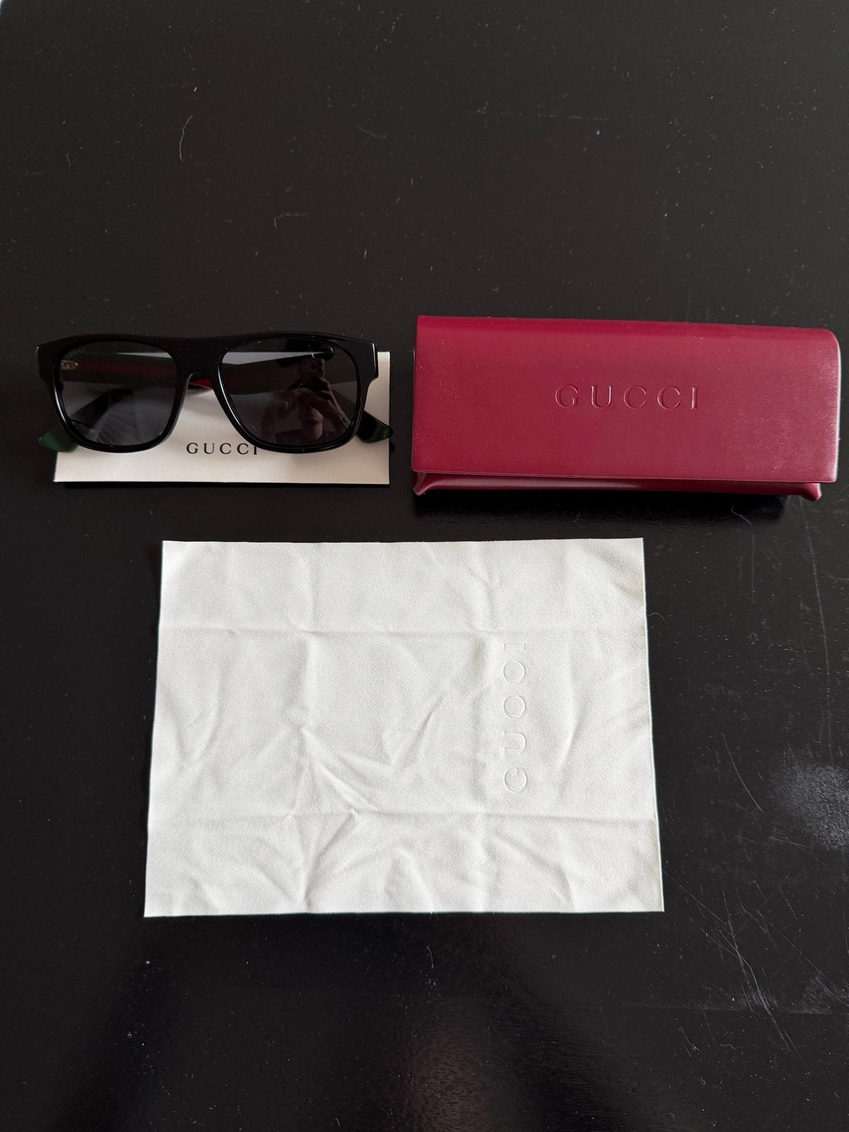 Gucci Zonnebril met Authentificatiekaart en Doos, Zonnebril, Zwart, Zo goed als nieuw, Ophalen