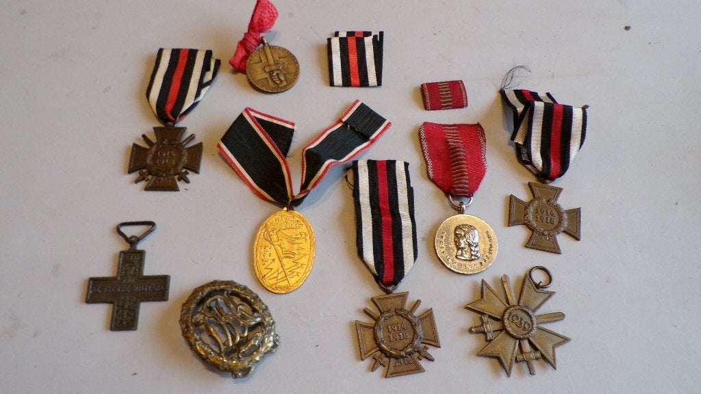 Partij originele onderscheidingen WO1 / WO2 - 11 items, Verzamelen, Verzenden, Landmacht, Duitsland, Lintje, Medaille of Wings