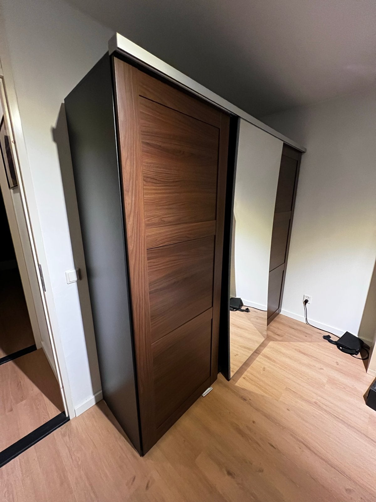 IKEA Elga kledingkast met schuifdeuren en spiegel, Ophalen, Gebruikt, Met deur(en), 200 cm of meer