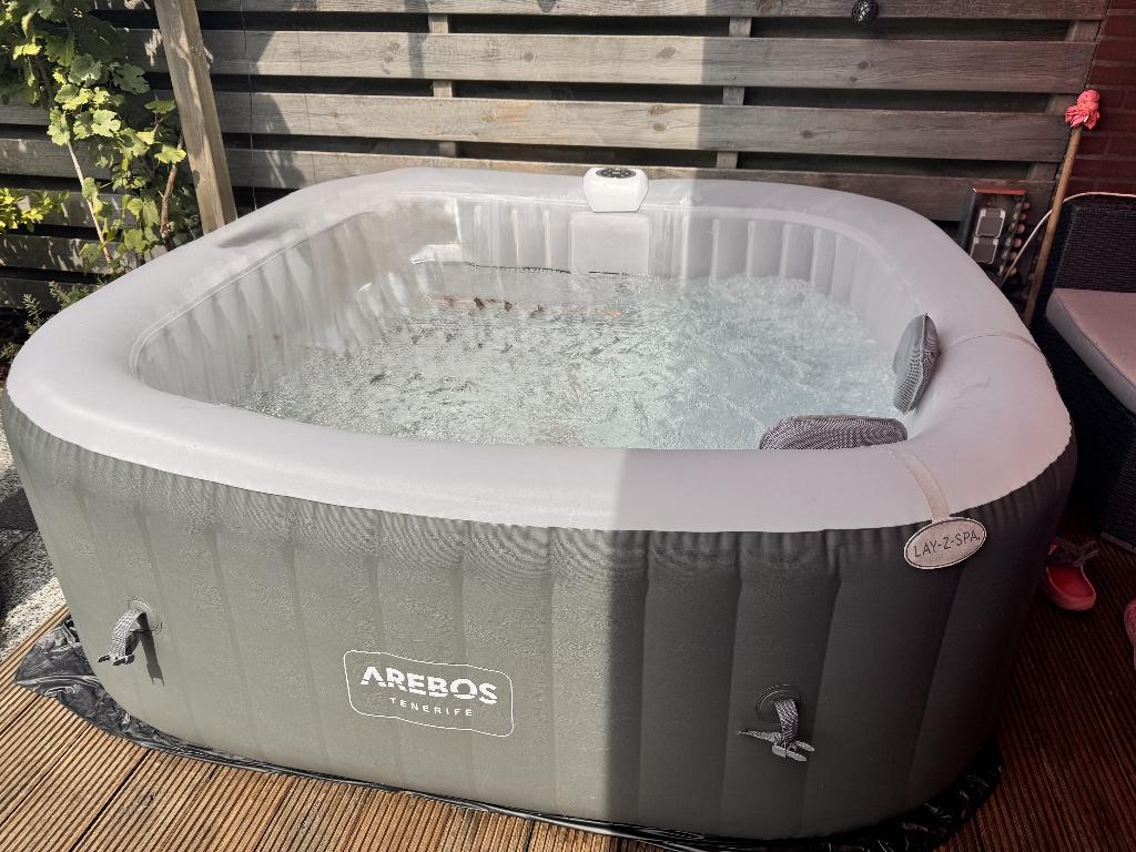 Bubbelbad Arebos, Tuin en Terras, Bubbelbaden en Hottubs, Ophalen, Gebruikt, Filter, Opblaasbaar