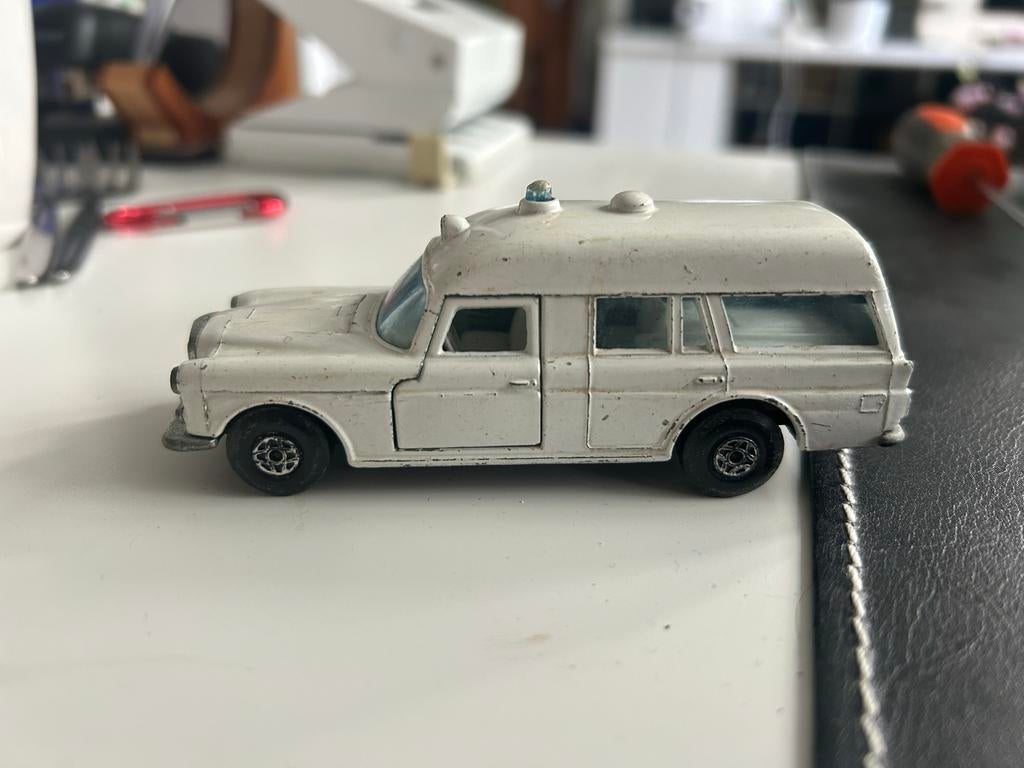 Matchbox K-28 Mercedes Benz 'Binz' Ambulance, Overige merken, Gebruikt, 1:50 of kleiner, Auto