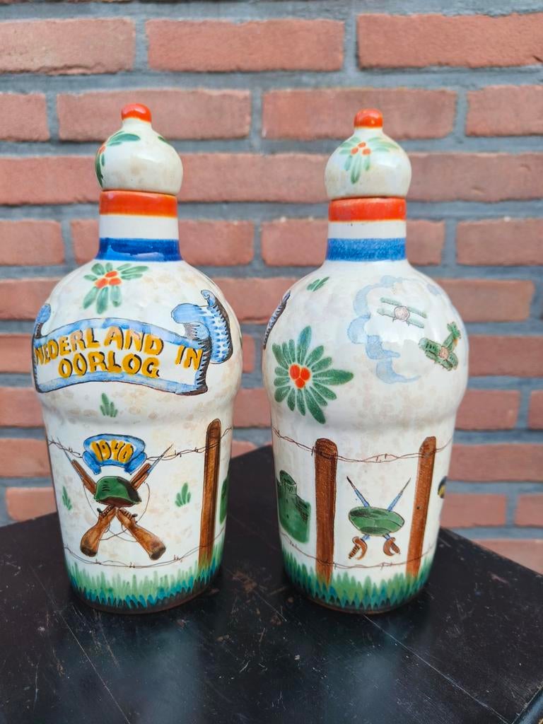 Set van 2 jenever kruiken Nederland in oorlog/ mobilisatie, Overige typen, Overige soorten, ??, Nederland